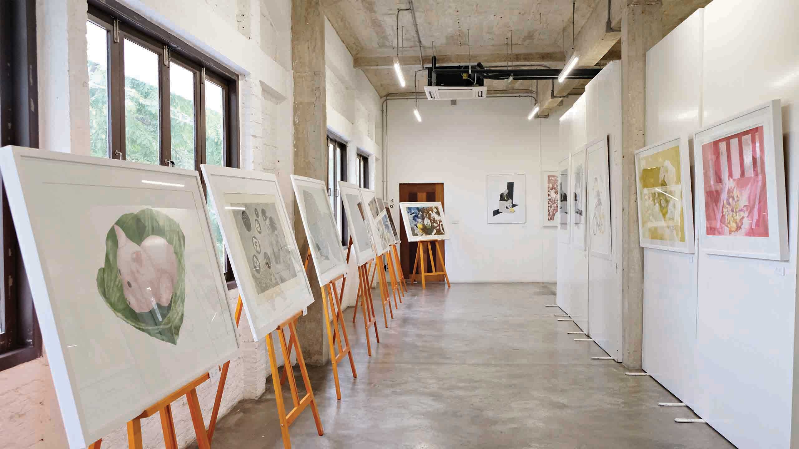 LOOKING 7 By Printmaking of Faculty of Fine Art Bunditpatanasilpa Institute (คณาจารย์และนักศึกษาสาขาวิชาภาพพิมพ์ คณะศิลปวิจิตร สถาบันบัณฑิตพัฒนศิลป์)