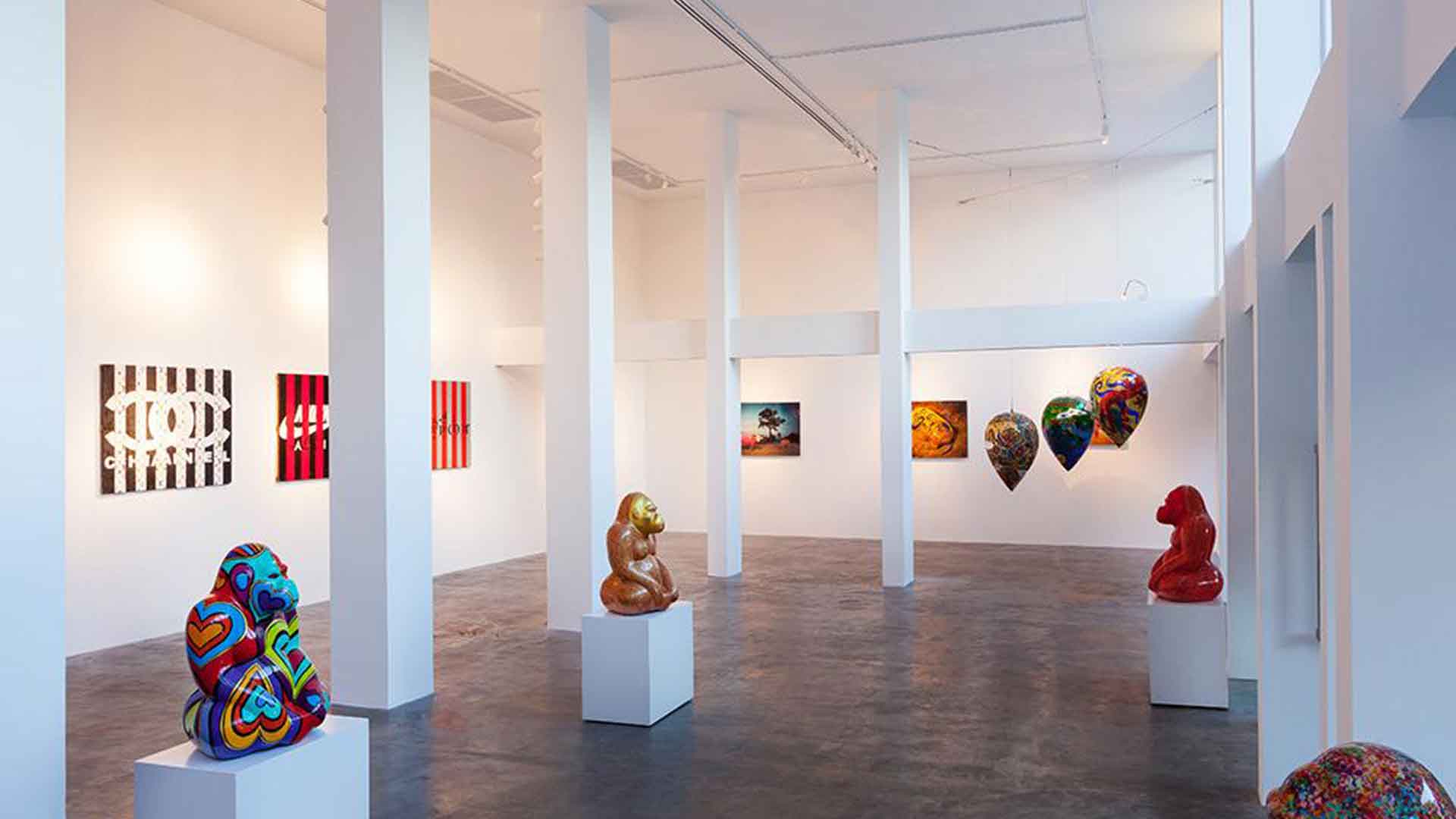 Gallery YenakArt Villa Contemporary art gallery